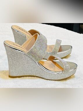 Almost Brand New Bella Marie Wedges- Size 7 - Wedge Height 4.5 Inches - box 11